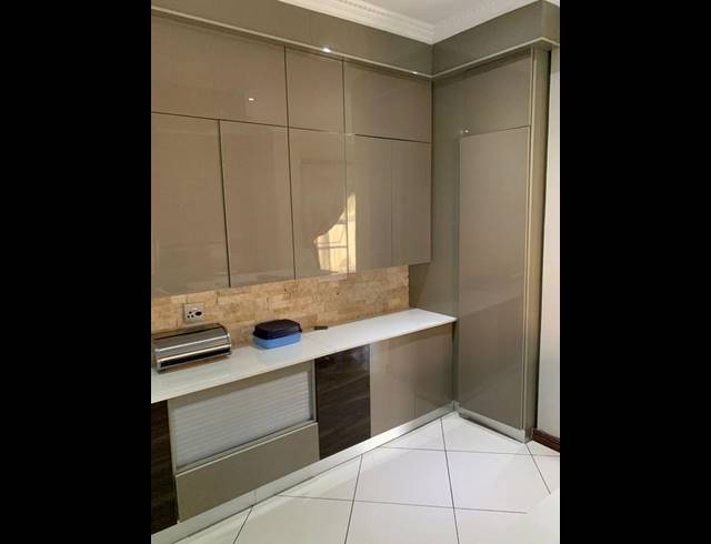 6 BEDROOM HOUSE FOR SALE IN SAVANNAH COUNTRY ESTATE